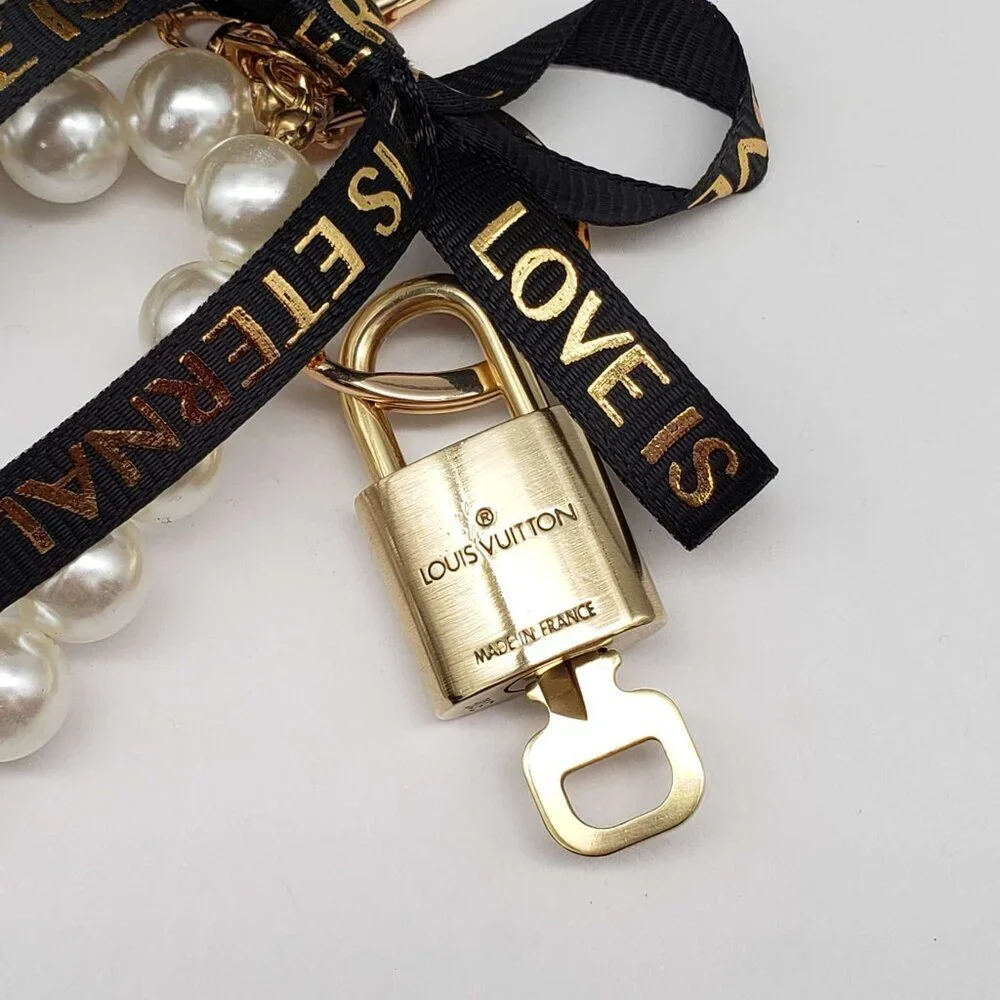 LV Gold Padlock Authentic 🔑 Luxury Bag Charm w/ Unbranded Flower Keychain - Picture 4 of 10